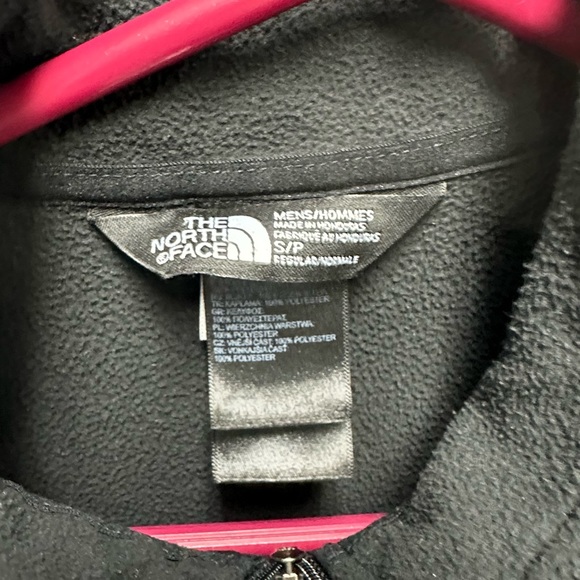 Black North Face fleece 1/4 zip - Picture 2 of 4